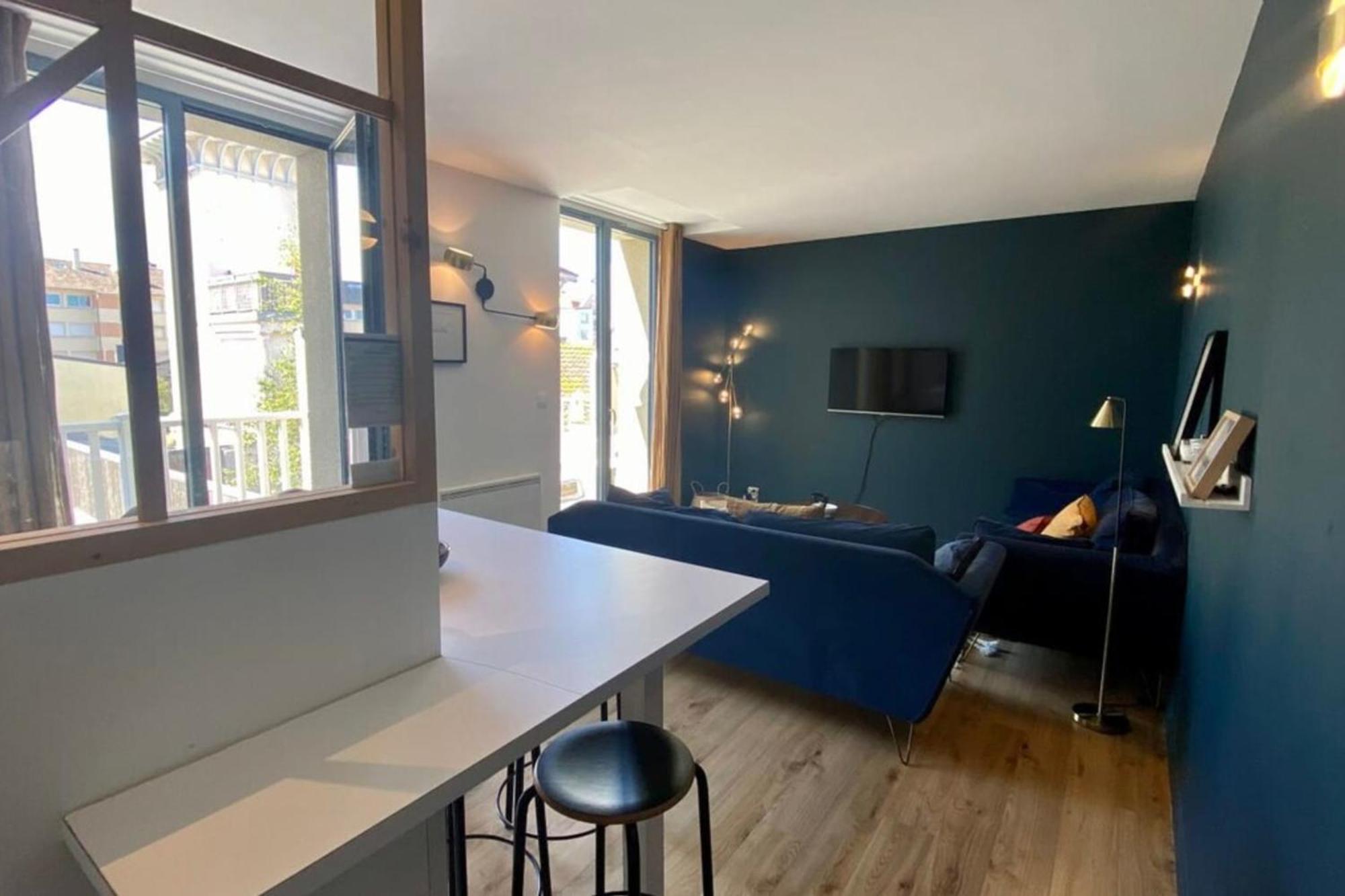 Cosy Flat Close To The Sea With Large Terrace *